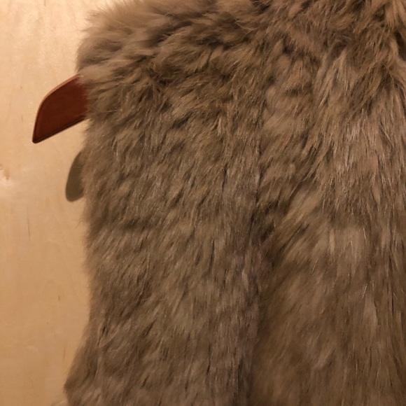 June fur vest with pockets - Picture 3 of 3